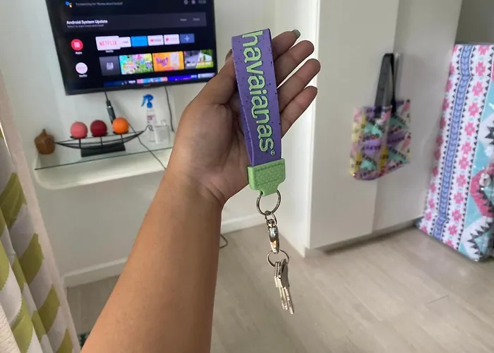 Aparthotel Chic Staycation At Azure With Pool View Fully Furnished Manila