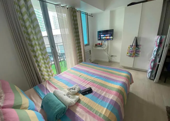 Aparthotel Chic Staycation At Azure With Pool View Fully Furnished